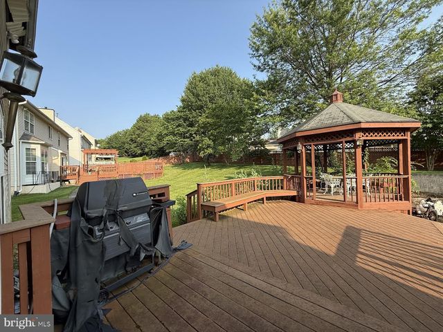 1912 HAMPSHIRE DR, Hyattsville, MD 20783