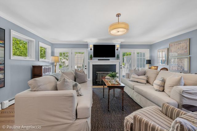 318 W Lake Street, Barrington, IL 60010