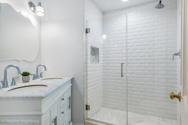 318 W Lake Street, Barrington, IL 60010