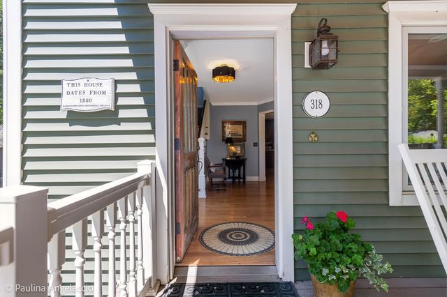 318 W Lake Street, Barrington, IL 60010