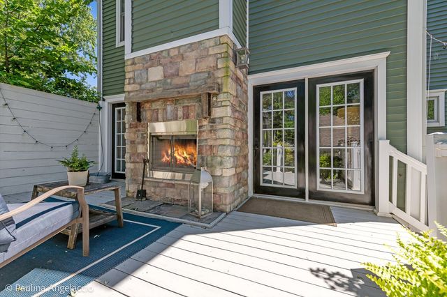 318 W Lake Street, Barrington, IL 60010