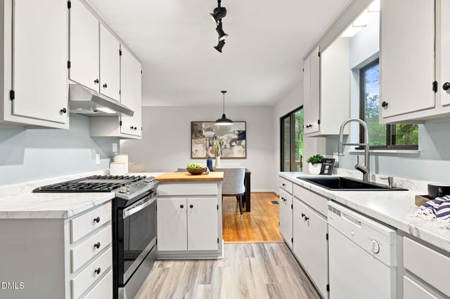 612 Cedar Brook Way, Chapel Hill, NC 27516