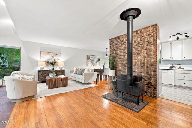 612 Cedar Brook Way, Chapel Hill, NC 27516