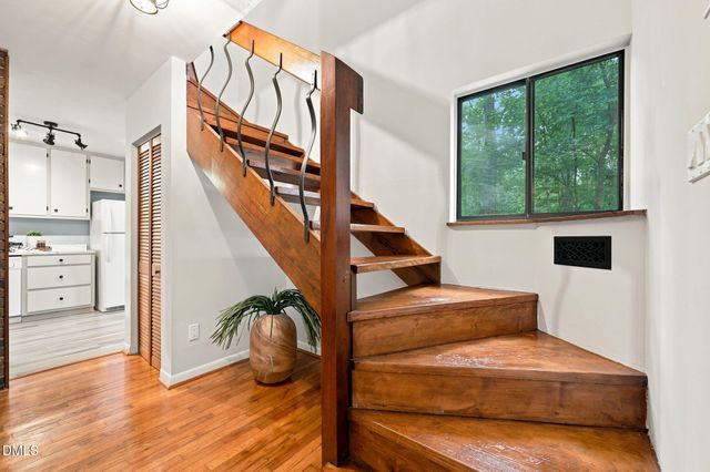 612 Cedar Brook Way, Chapel Hill, NC 27516