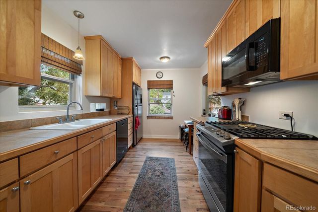 1201 Hudson Street, Denver, CO 80220