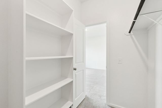 1017 S Oakhurst Drive, Dayton, TX 77535