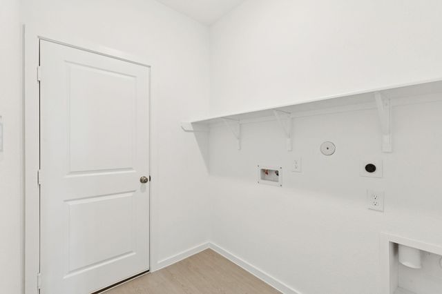 1017 S Oakhurst Drive, Dayton, TX 77535