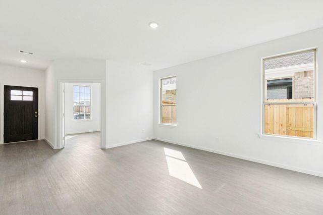 1017 S Oakhurst Drive, Dayton, TX 77535