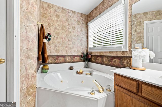 243 Harbor Pointe Drive, Stone Mountain, GA 30087