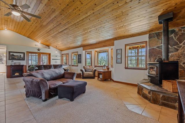 11730 Creek View Dr, Grass Valley, CA 95949