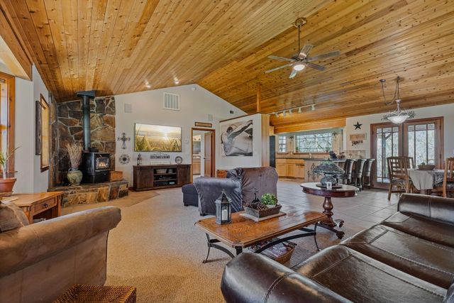 11730 Creek View Dr, Grass Valley, CA 95949