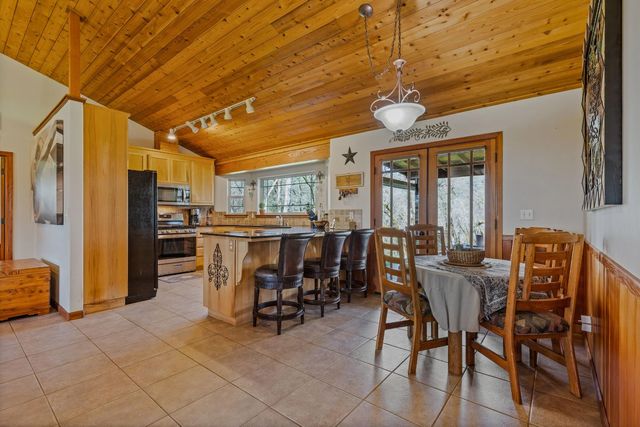 11730 Creek View Dr, Grass Valley, CA 95949