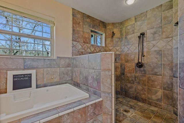 11730 Creek View Dr, Grass Valley, CA 95949