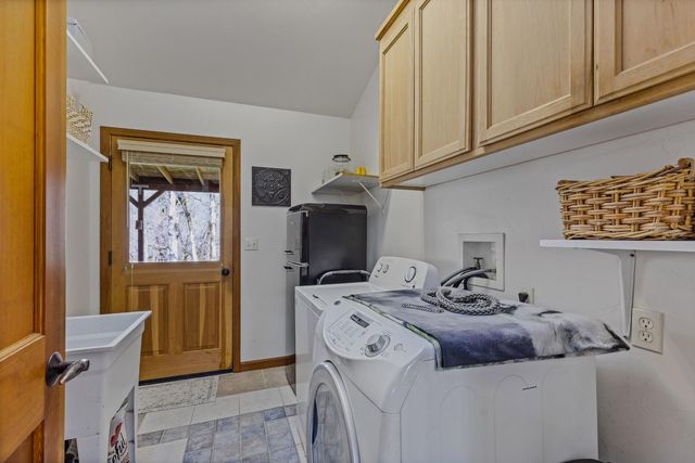 11730 Creek View Dr, Grass Valley, CA 95949