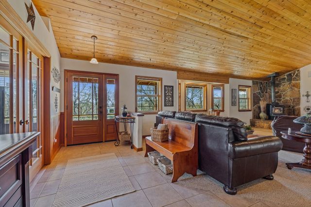 11730 Creek View Dr, Grass Valley, CA 95949