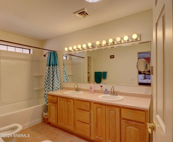 22090 Solo Runway, Deming, NM 88030