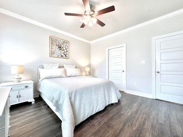 8149 Village Lake Ave, Baton Rouge, LA 70820