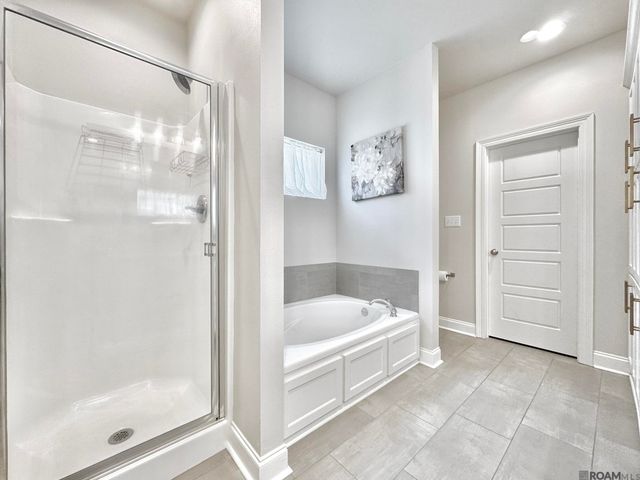 8149 Village Lake Ave, Baton Rouge, LA 70820