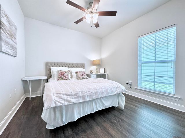 8149 Village Lake Ave, Baton Rouge, LA 70820