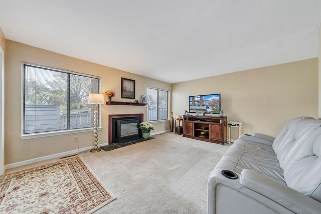 S 2437 Clearing RD, Salem, VA 24153