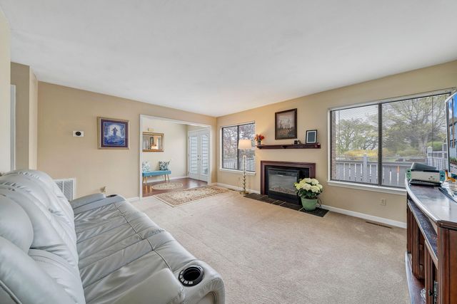 S 2437 Clearing RD, Salem, VA 24153