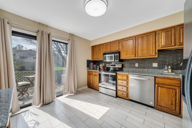 S 2437 Clearing RD, Salem, VA 24153