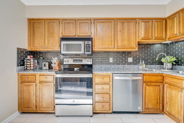 S 2437 Clearing RD, Salem, VA 24153