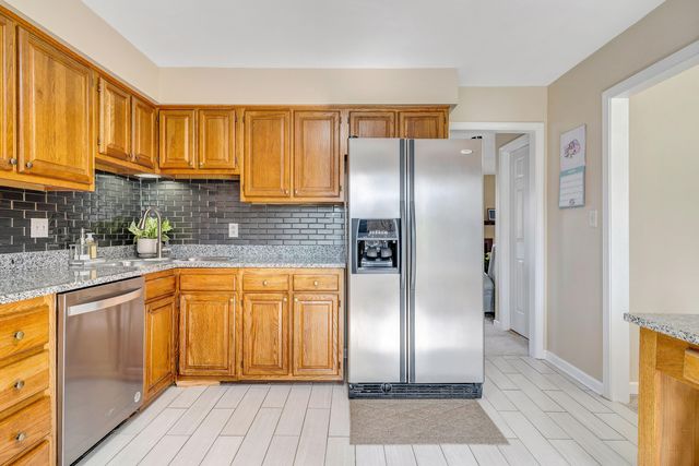 S 2437 Clearing RD, Salem, VA 24153