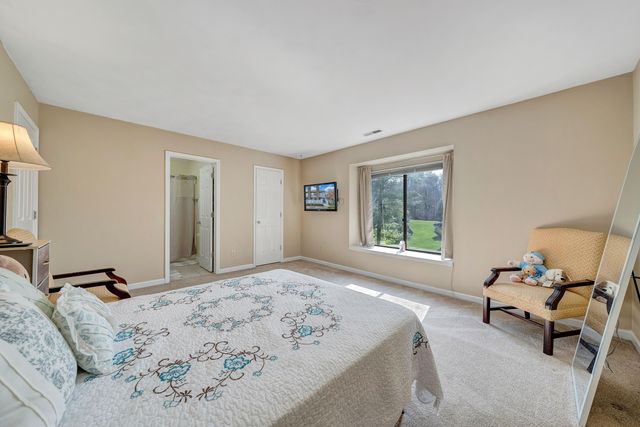 S 2437 Clearing RD, Salem, VA 24153