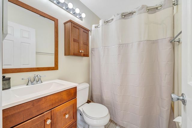 S 2437 Clearing RD, Salem, VA 24153