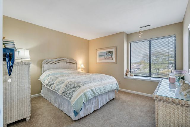 S 2437 Clearing RD, Salem, VA 24153