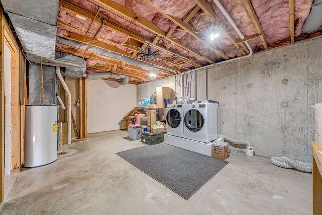 S 2437 Clearing RD, Salem, VA 24153