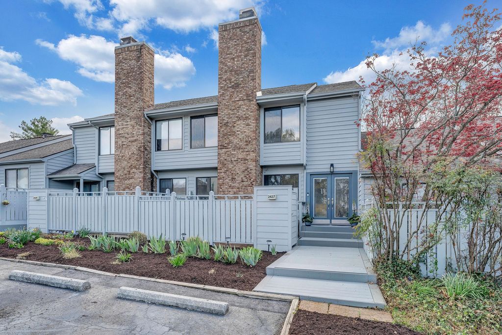 S 2437 Clearing RD, Salem, VA 24153