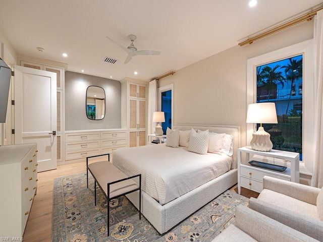 55 13th AVE S, Naples, FL 34102