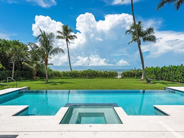 55 13th AVE S, Naples, FL 34102