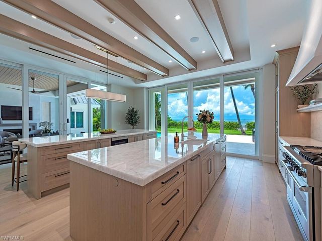 55 13th AVE S, Naples, FL 34102