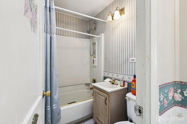 7 Harwin Drive, East Brunswick, NJ 08816