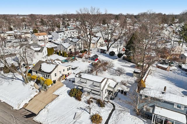 7 Harwin Drive, East Brunswick, NJ 08816