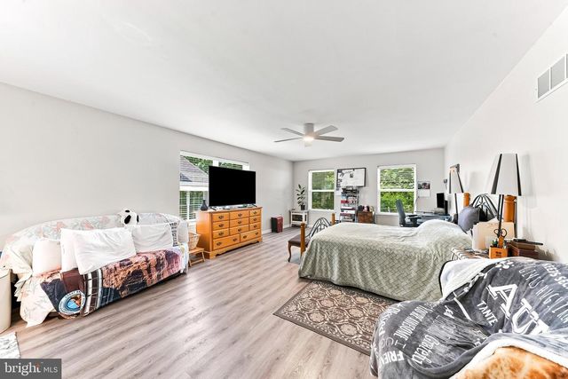 504 SILVERSIDE RD, Wilmington, DE 19809
