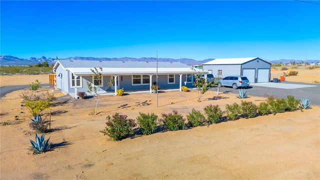 429 S Lochiel Road, Golden Valley, AZ 86413