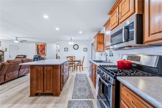 429 S Lochiel Road, Golden Valley, AZ 86413