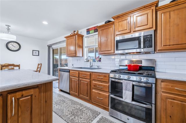 429 S Lochiel Road, Golden Valley, AZ 86413