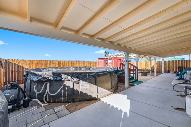 429 S Lochiel Road, Golden Valley, AZ 86413
