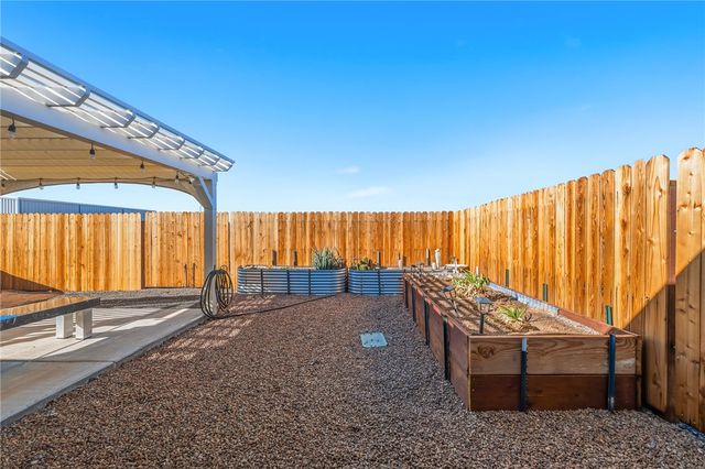 429 S Lochiel Road, Golden Valley, AZ 86413