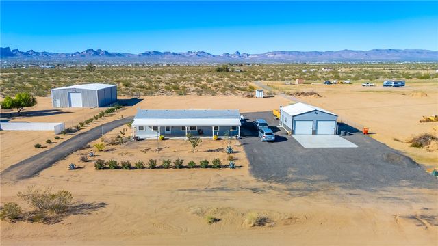 429 S Lochiel Road, Golden Valley, AZ 86413