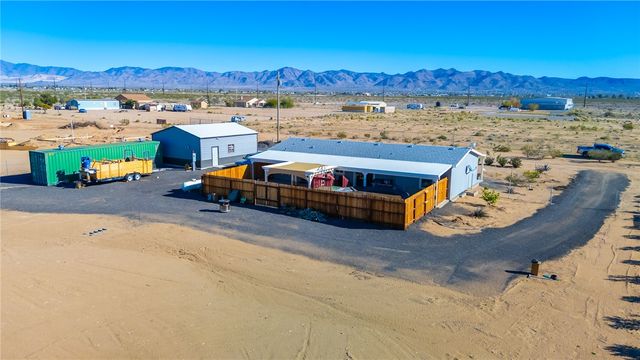429 S Lochiel Road, Golden Valley, AZ 86413