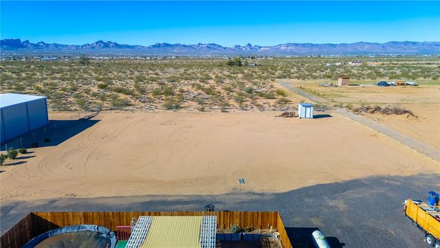 429 S Lochiel Road, Golden Valley, AZ 86413