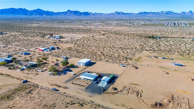 429 S Lochiel Road, Golden Valley, AZ 86413