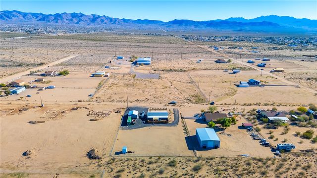 429 S Lochiel Road, Golden Valley, AZ 86413
