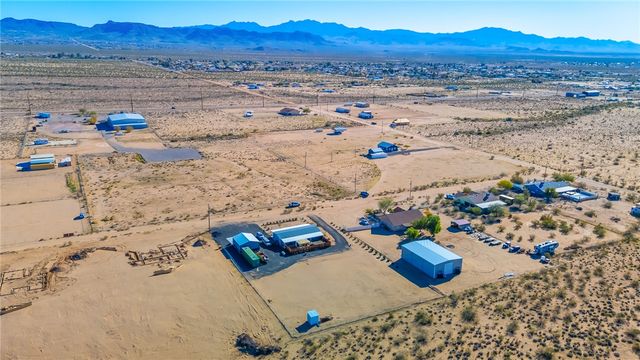 429 S Lochiel Road, Golden Valley, AZ 86413